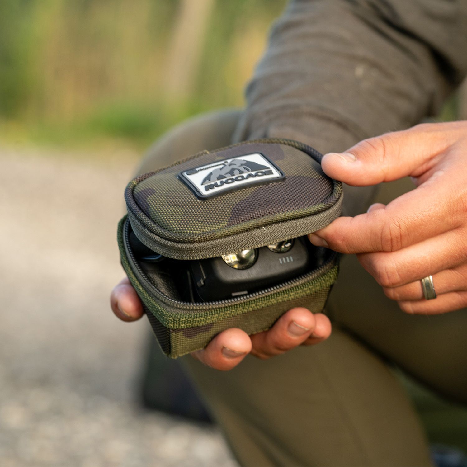 RidgeMonkey Ruggage Compact Headtorch Case - Imagen 2